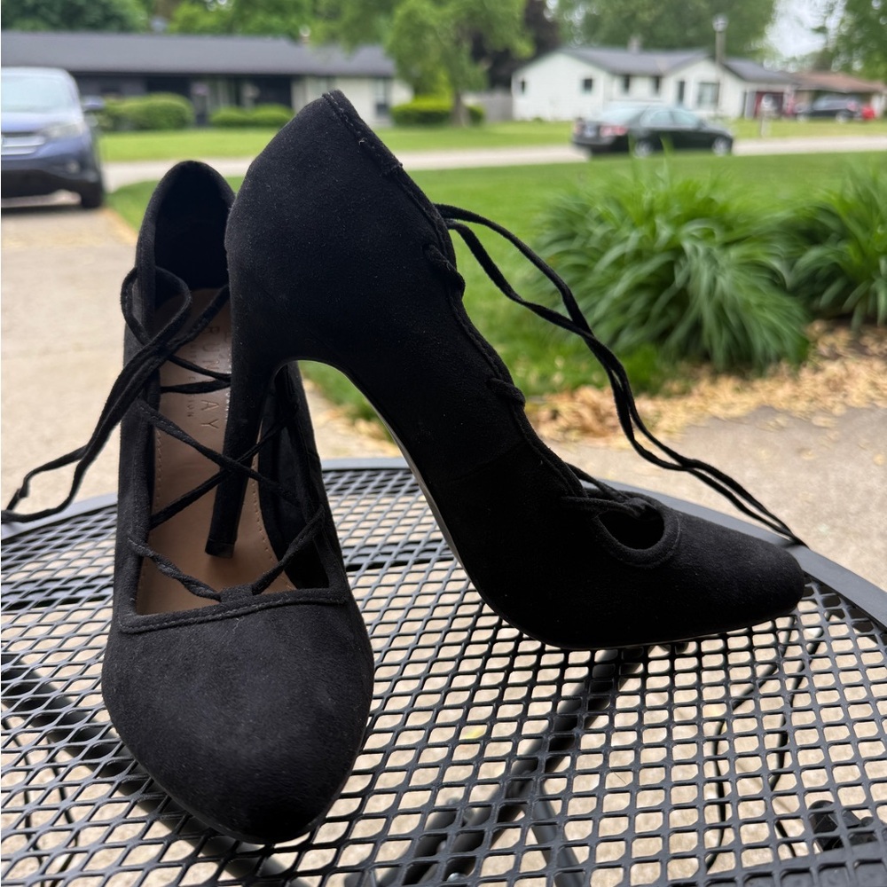 LC Lauren Conrad Black Lace-Up Heels
